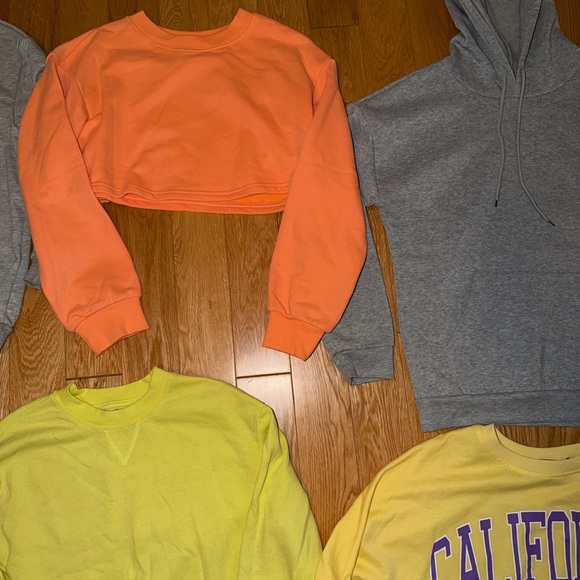 Bundle of 6 sweaters and hoodies - Picture 4 of 6